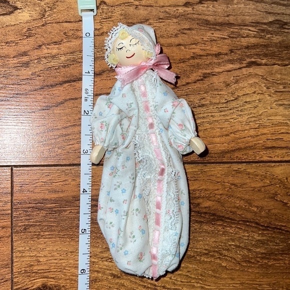 𝅺vintage Clothespin Doll - Picture 2 of 4
